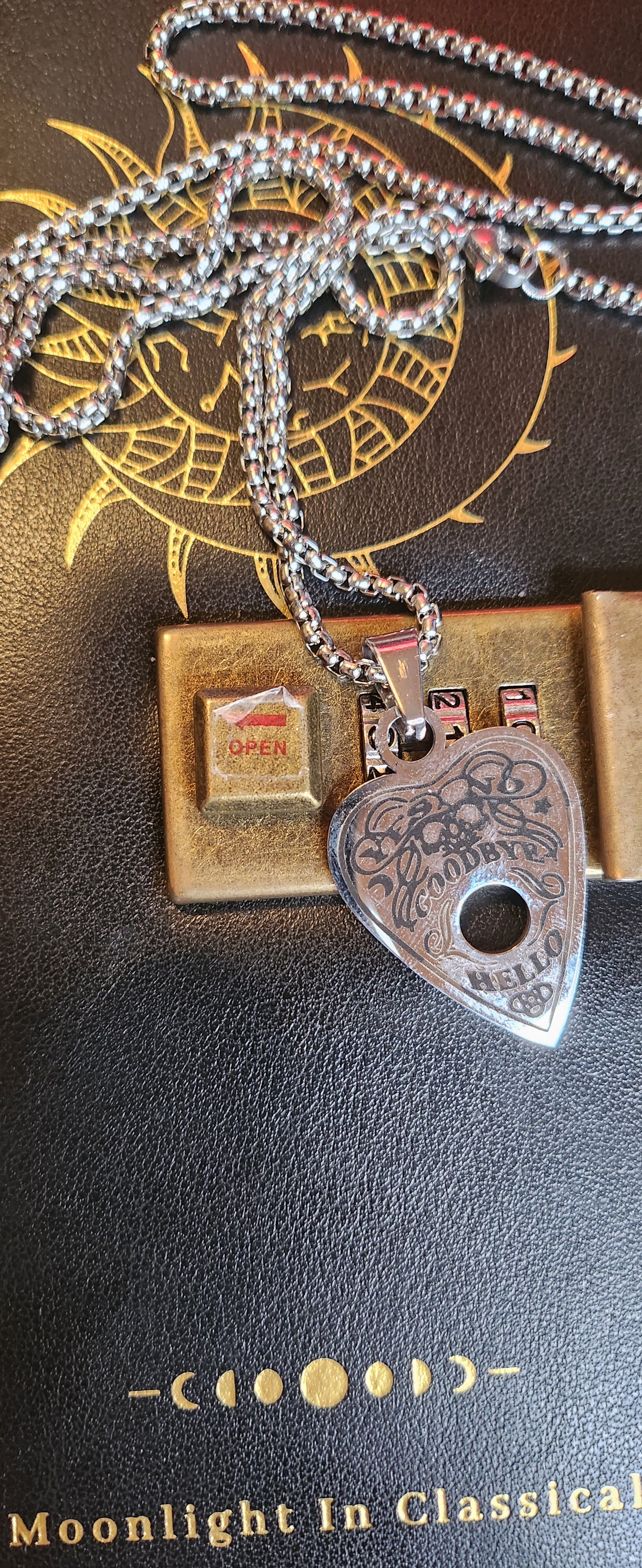 Collier Ouija