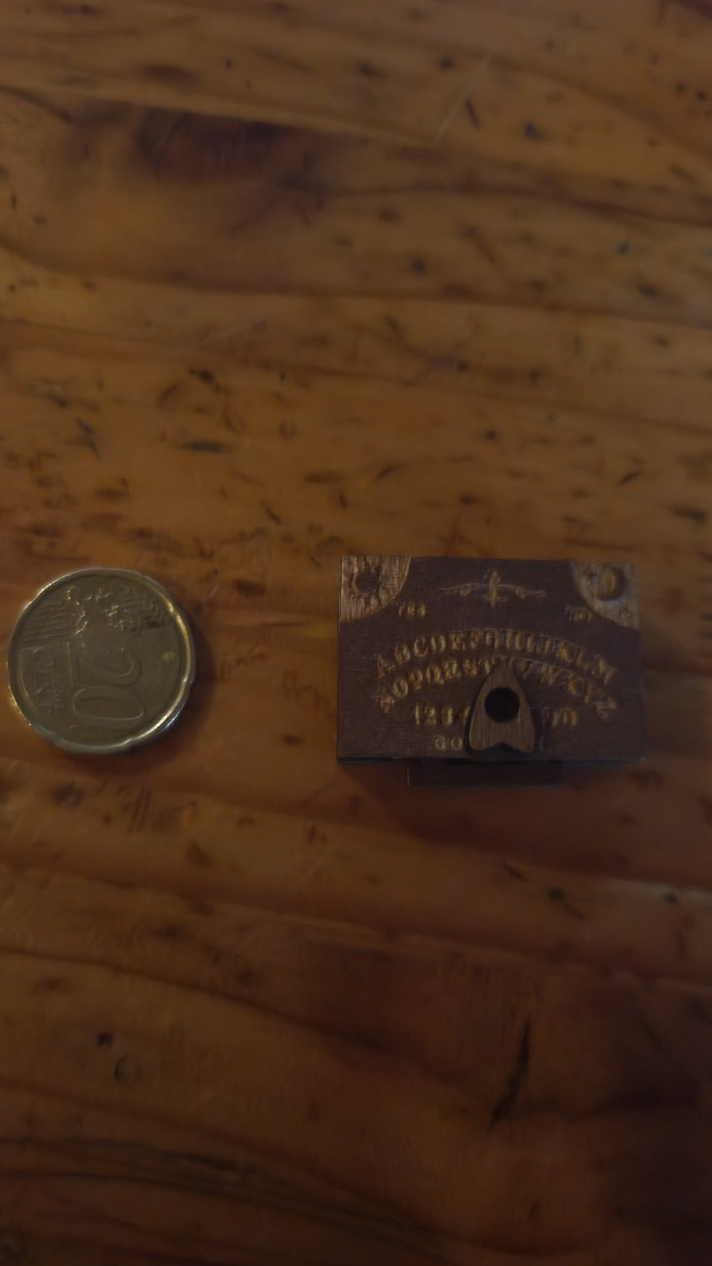 Mini ouija