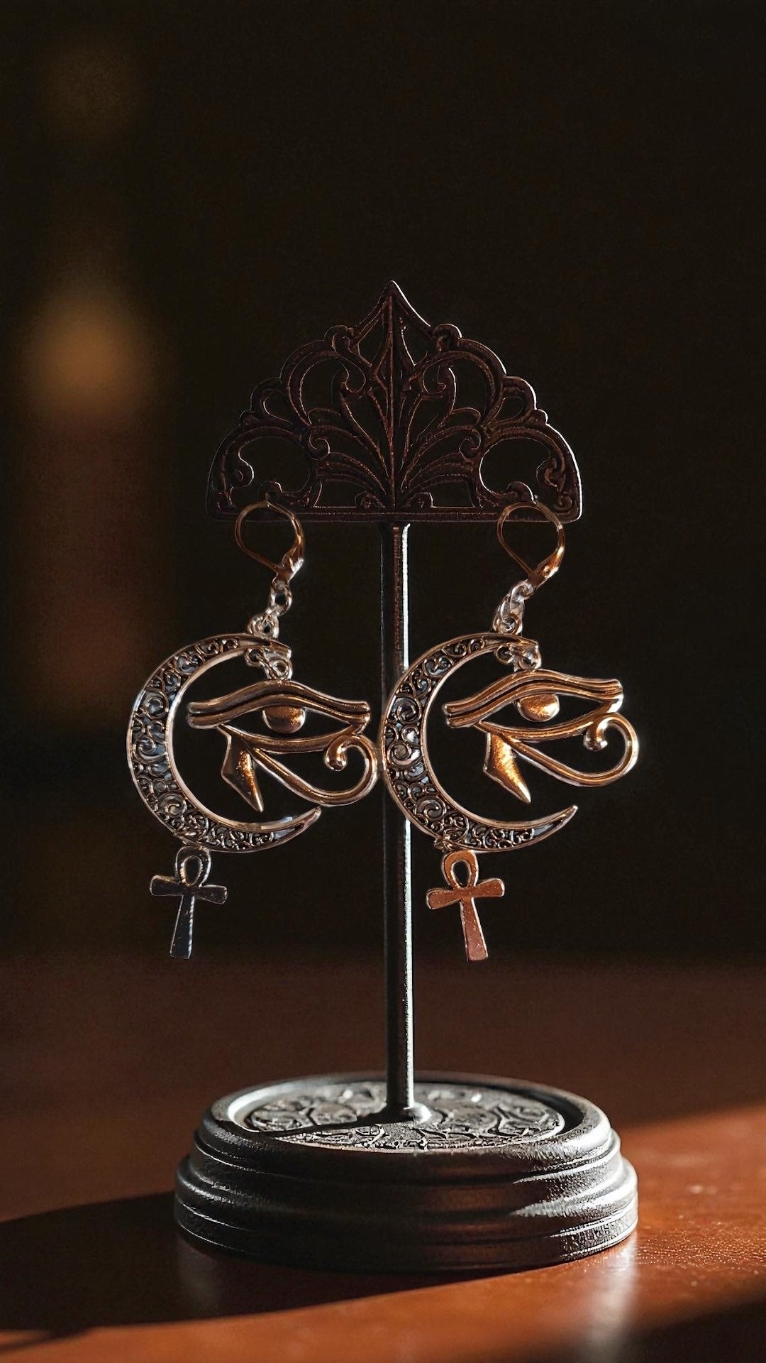 Boucle d'oreille Lune Croix Égyptienne