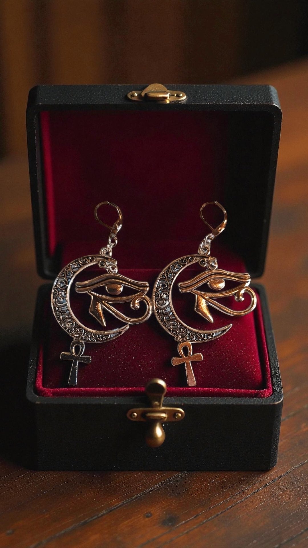 Boucle d'oreille Lune Croix Égyptienne